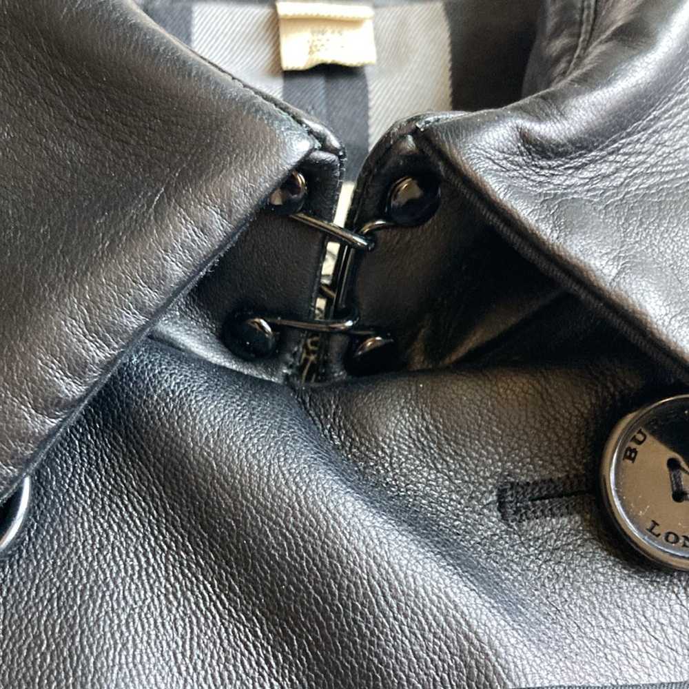 Burberry London leather/cotton, double breasted & belted trench coat - like new - Picture 7 of 15